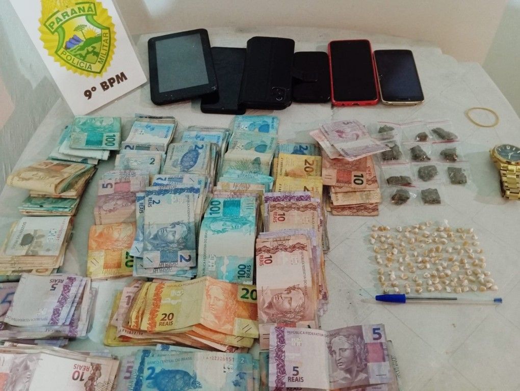 ​Idoso é Preso em Flagrante com R$15 Mil em Casa Usada para Tráfico de Drogas em Guaratuba